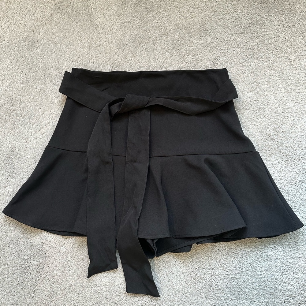 BRAND NEW Zara Skort